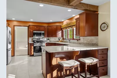 1127  Tanglewood Rd, Manitowoc, WI 54220 - Photo 2