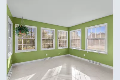 1127  Tanglewood Rd, Manitowoc, WI 54220 - Photo 8