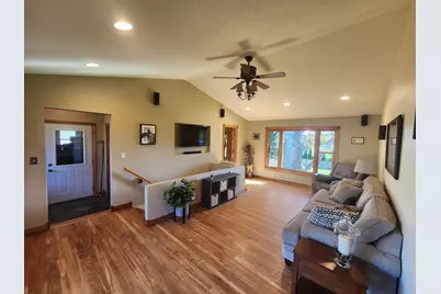 2408 S Teut Rd, Burlington, WI 53105 - Photo 10