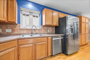 1725 N 18th St, Milwaukee, WI 53205 - Photo 8