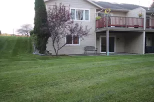 1274 Meadowbrook Dr, Cleveland, WI 53015 - Photo 2