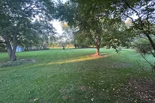 N35W28682 Old North Shore Dr, Delafield, WI 53072 - Photo 10