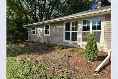 N35W28682  Old North Shore Dr, Delafield, WI 53072 - Photo 2