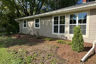 N35W28682 Old North Shore Dr, Delafield, WI 53072 - Photo 2