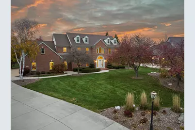 9254 W Wyndham Hills Ct, Franklin, WI 53132 - Photo 1