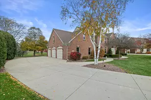9254 W Wyndham Hills Ct, Franklin, WI 53132 - Photo 60