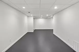 723 W Riverview Dr, Glendale, WI 53209 - Photo 18