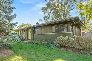 723 W Riverview Dr, Glendale, WI 53209 - Photo 26