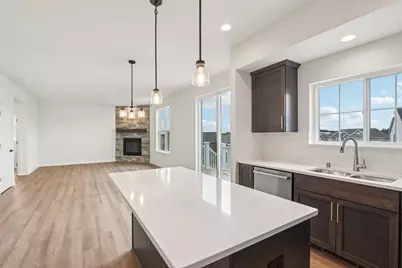 665  Mary Way, Slinger, WI 53086 - Photo 4