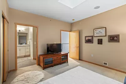 311 E Erie St #425, Milwaukee, WI 53202 - Photo 38