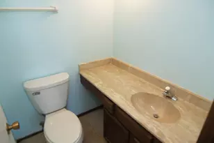 9002 W Lisbon Ave, Milwaukee, WI 53222 - Photo 20