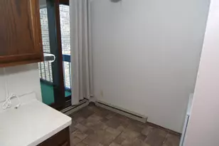 9002 W Lisbon Ave, Milwaukee, WI 53222 - Photo 16