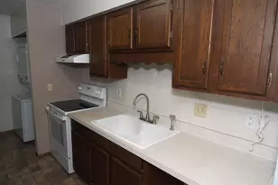 9002 W Lisbon Ave, Milwaukee, WI 53222 - Photo 12