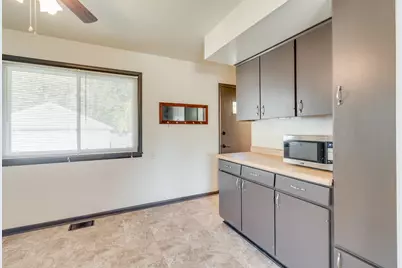 2002  84th St, Kenosha, WI 53143 - Photo 10