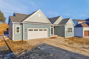 N67W25396 Vail Ln, Sussex, WI 53089 - Photo 2