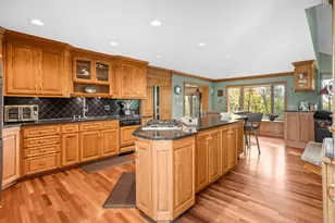 W243N7650 Hilltop Ct, Lisbon, WI 53089 - Photo 8