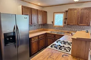 729 S Washington Ave, Viroqua, WI 54665 - Photo 6