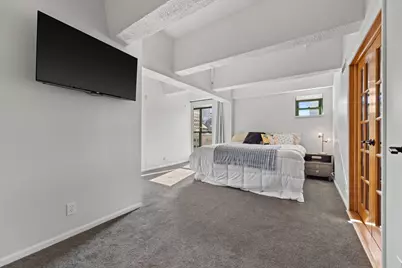 270 E Highland Ave #715, Milwaukee, WI 53202 - Photo 14