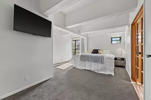 270 E Highland Ave, Milwaukee, WI 53202 - Photo 14