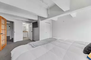 270 E Highland Ave, Milwaukee, WI 53202 - Photo 18