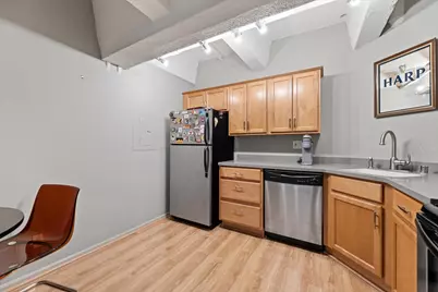 270 E Highland Ave #715, Milwaukee, WI 53202 - Photo 4