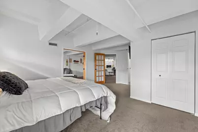 270 E Highland Ave #715, Milwaukee, WI 53202 - Photo 16