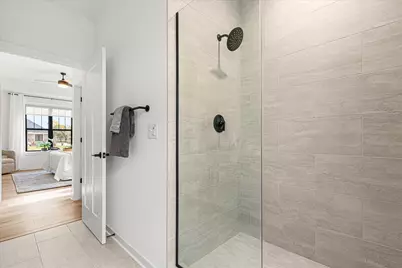 W251N2367  Valleyview Cir, Pewaukee, WI 53072 - Photo 16