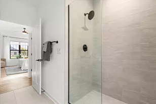 W251N2367 Valleyview Cir, Pewaukee, WI 53072 - Photo 16