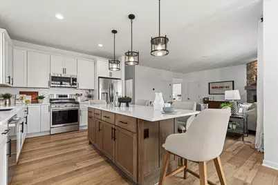 W251N2367  Valleyview Cir, Pewaukee, WI 53072 - Photo 8