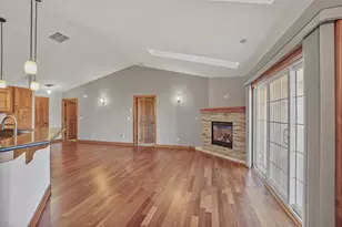 1632 Grey Fox Trail, Mukwonago, WI 53149 - Photo 4