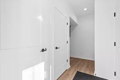 W251N2371  Valleyview Cir, Pewaukee, WI 53072 - Photo 20