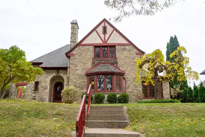 6110  Washington Cir, Wauwatosa, WI 53213 - Photo 2