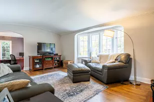 6110 Washington Cir, Wauwatosa, WI 53213 - Photo 6