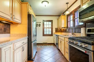 6110 Washington Cir, Wauwatosa, WI 53213 - Photo 16