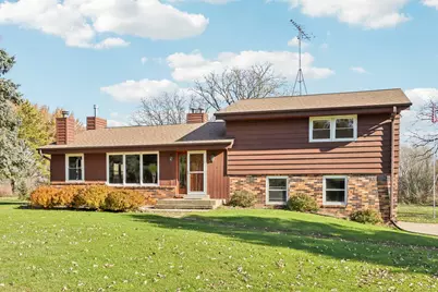 W398N8740  Amber Ln, Oconomowoc, WI 53036 - Photo 8