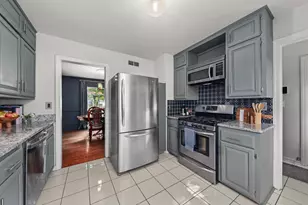 2902 N 68th St, Milwaukee, WI 53210 - Photo 12