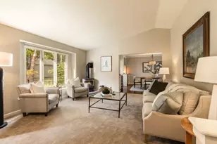 34352 Valley Rd, Delafield, WI 53066 - Photo 4