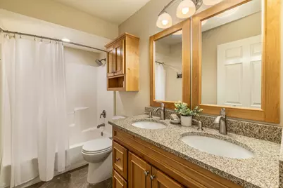 34352  Valley Rd, Delafield, WI 53066 - Photo 20