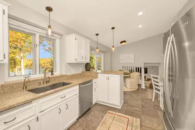 34352  Valley Rd, Delafield, WI 53066 - Photo 8