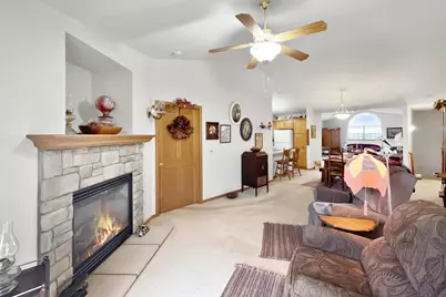 1040  Covington Dr #1040, Sheboygan Falls, WI 53085 - Photo 8