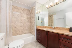 1660 N Prospect Ave, Milwaukee, WI 53202 - Photo 10