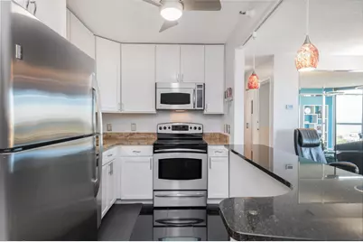 1660 N Prospect Ave #702, Milwaukee, WI 53202 - Photo 6