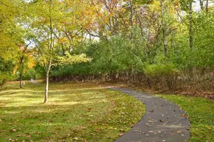 617 Coventry Ln, Hartland, WI 53029 - Photo 10