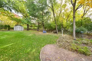 617 Coventry Ln, Hartland, WI 53029 - Photo 6