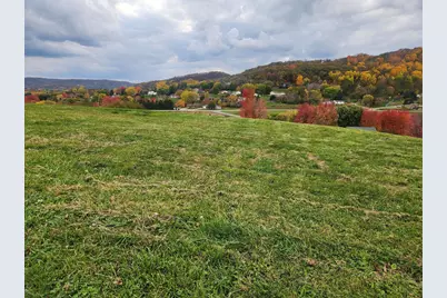 225  Red Apple Dr, La Crescent, MN 55943 - Photo 1