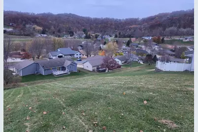 225  Red Apple Dr, La Crescent, MN 55943 - Photo 2