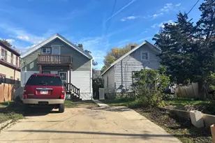 3609 N 24th Pl, Milwaukee, WI 53206 - Photo 4