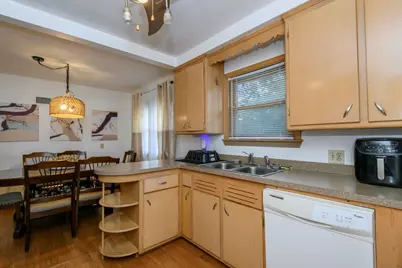 4960 N 89th St, Milwaukee, WI 53225 - Photo 10