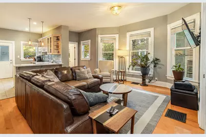 1764 N Astor St, Milwaukee, WI 53202 - Photo 4