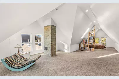 1764 N Astor St, Milwaukee, WI 53202 - Photo 16